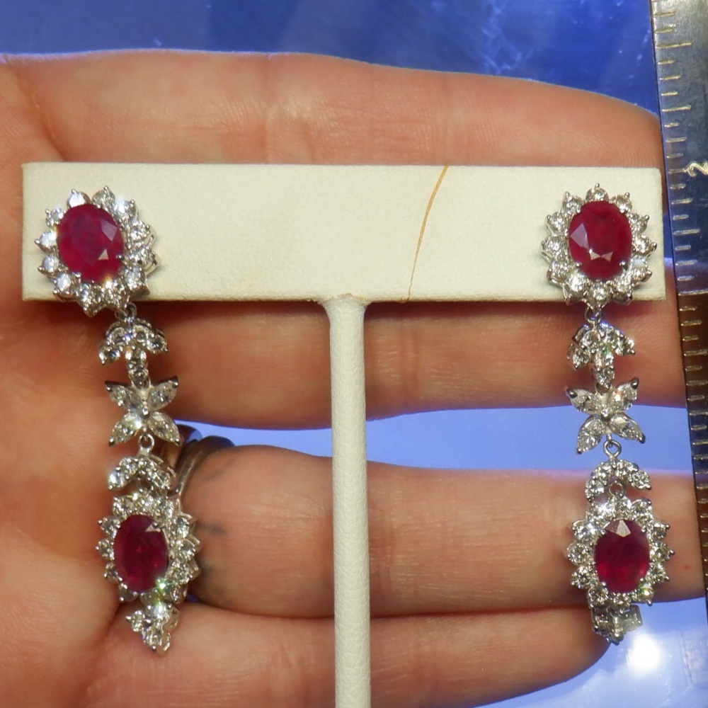 18k  ruby diamond with 4 ruby oval - Picture 1 of 6